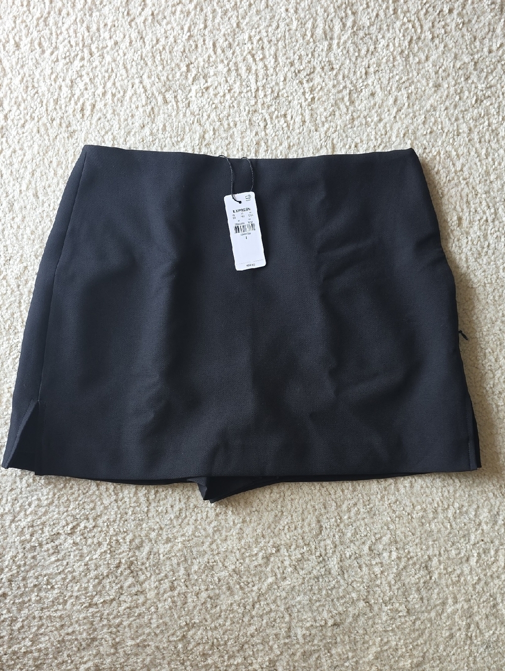Express Black Women’s Tailored Skort